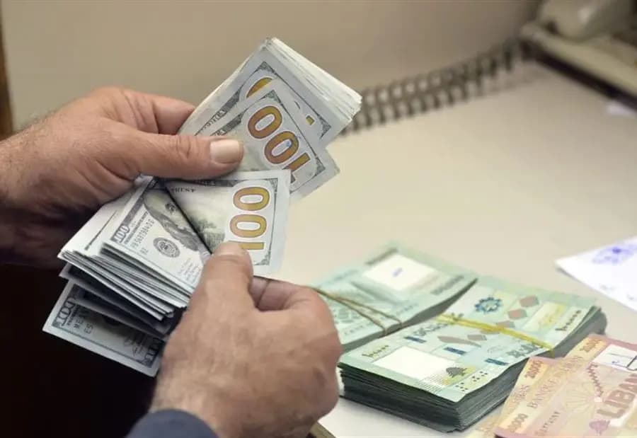 كيف إفتتح سعر دولار السوق السوداء اليوم؟