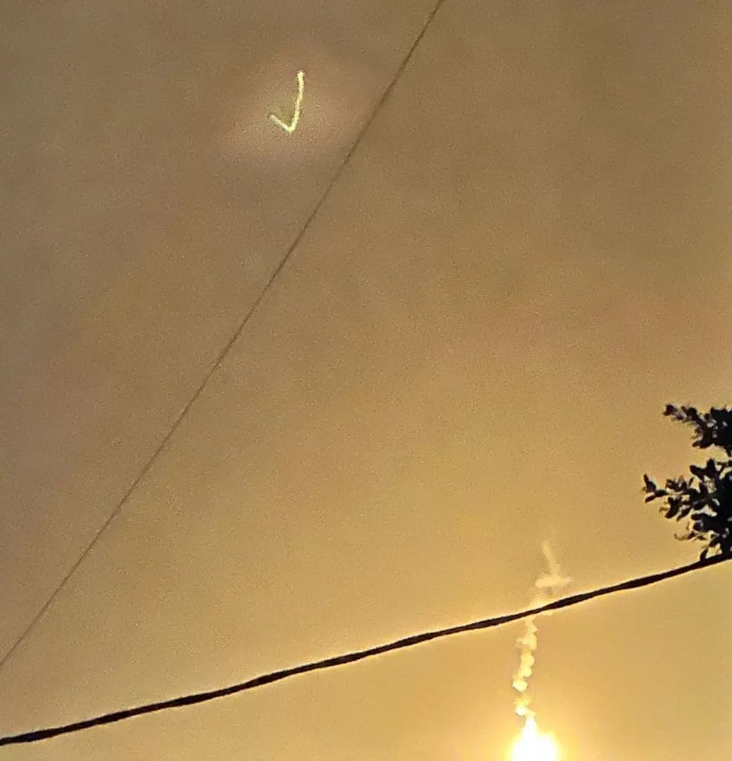 جيش العدو يلقي قذائف ضوئية في أجواء ‎الناقورة ومدفعيته تستهدف أطراف ‎رب ثلاثين وحولا لجهة وادي السلوقي