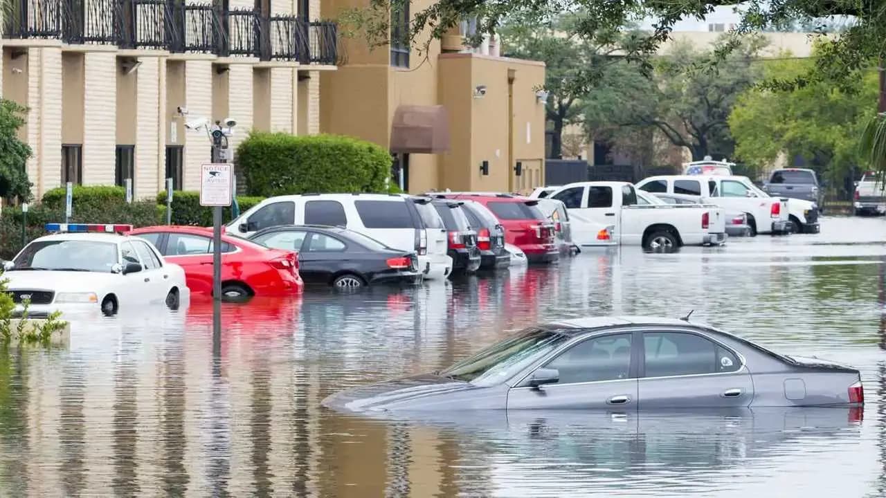حميّة: كلفة معالجة الانهيارات الناتجة عن العواصف الأخيرة "كبيرة جداً"