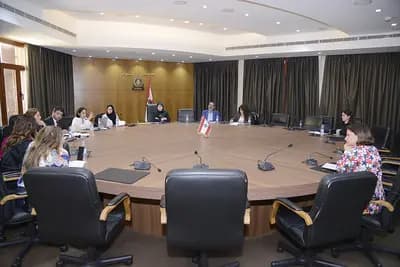 قانون إعطاء الأم السجينة حق رعاية أطفالها على طاولة لجنة المرأة