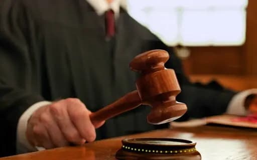 قرار قضاري مهم.. إشارة منع تصرف بحق مصرف ومجلس إدارته