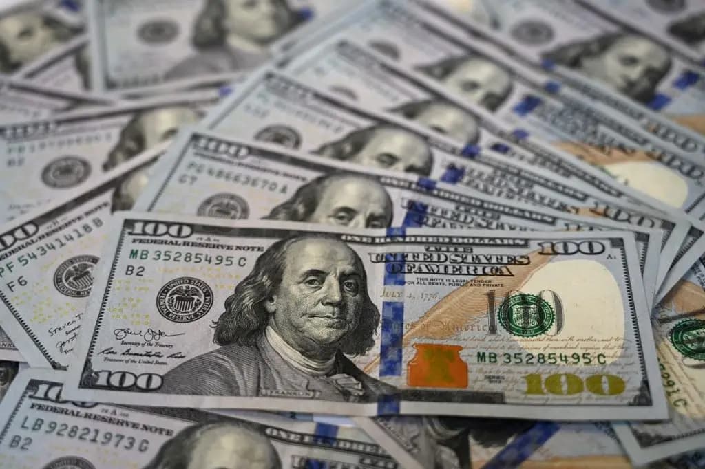 كيف أقفل سعر الدولار اليوم؟