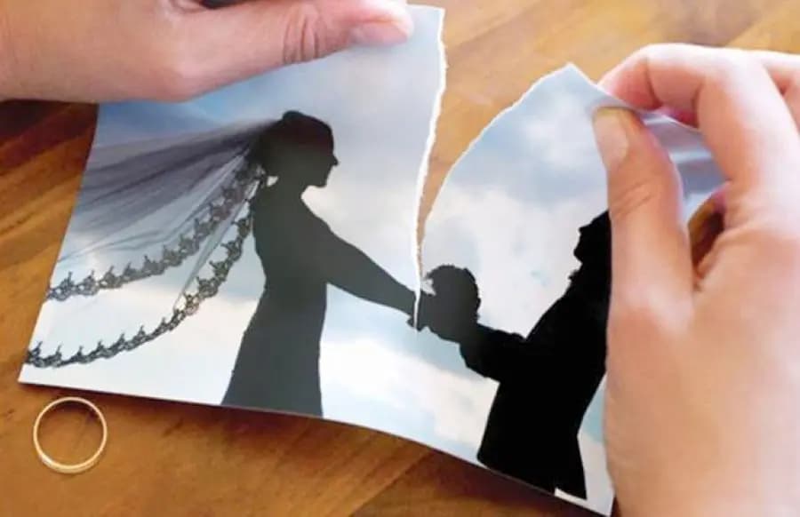 "بمناسبة عيد الحب" ممثلة تعلن طلاقها