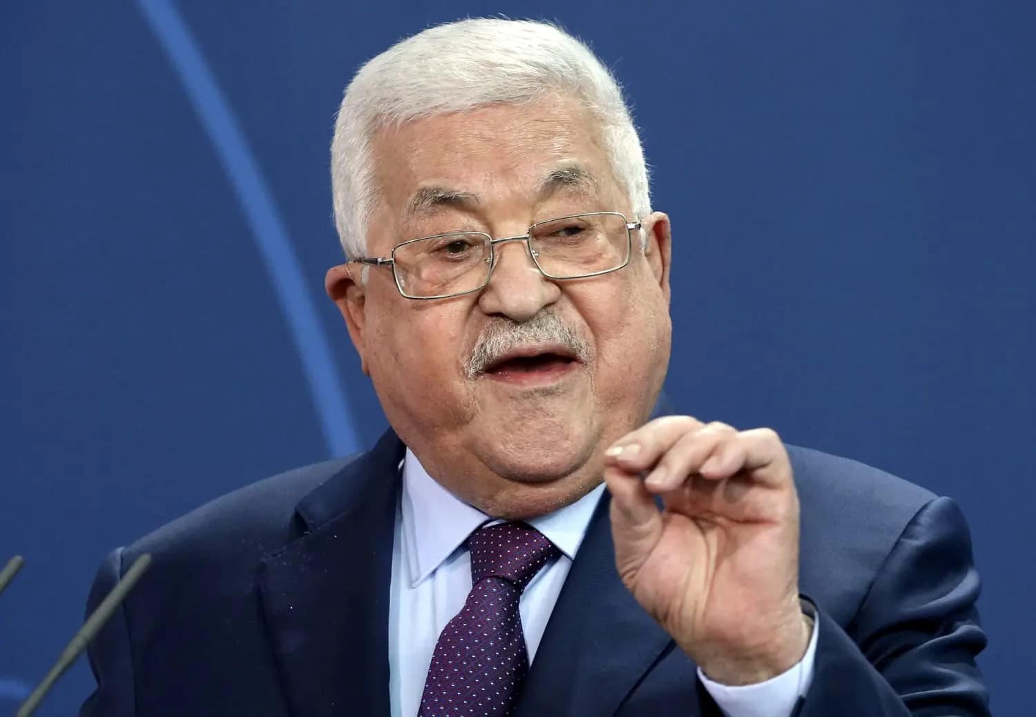 عباس: كنا ولا نزال مسؤولين عن قطاع غزة