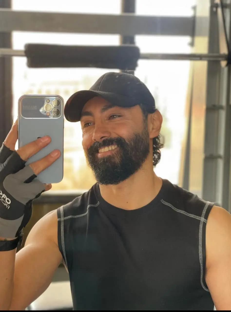 مراسل الأفضل نيوز في البقاع: الشهيد جراء الغارة في بعلبك هو الشاب مصطفى علي غريب