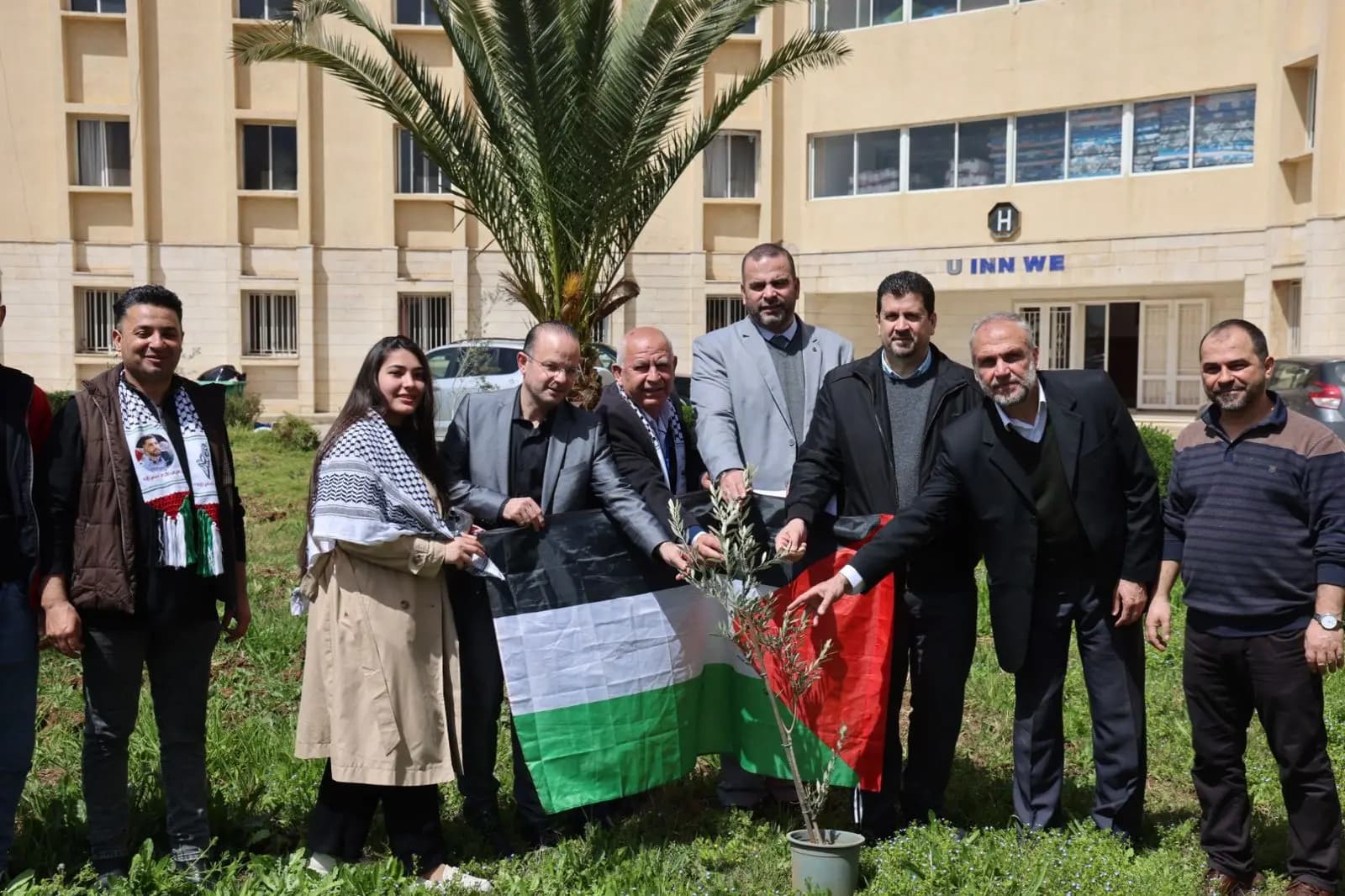 وقفةٌ تضامنيّةٌ دعمًا لفلسطين في الجامعة اللُّبنانيّة الدّوليّة