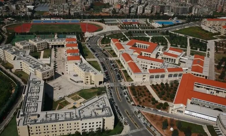 إضراب تحذيري للاساتذة المتعاقدين في "اللبنانية"