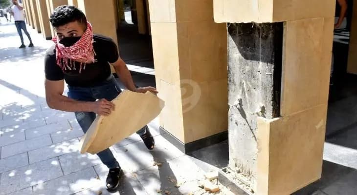 تقارير خطيرة جداً عرضت في اجتماع المجلس الاعلى للدفاع بشأن الاحتجاجات ببيروت