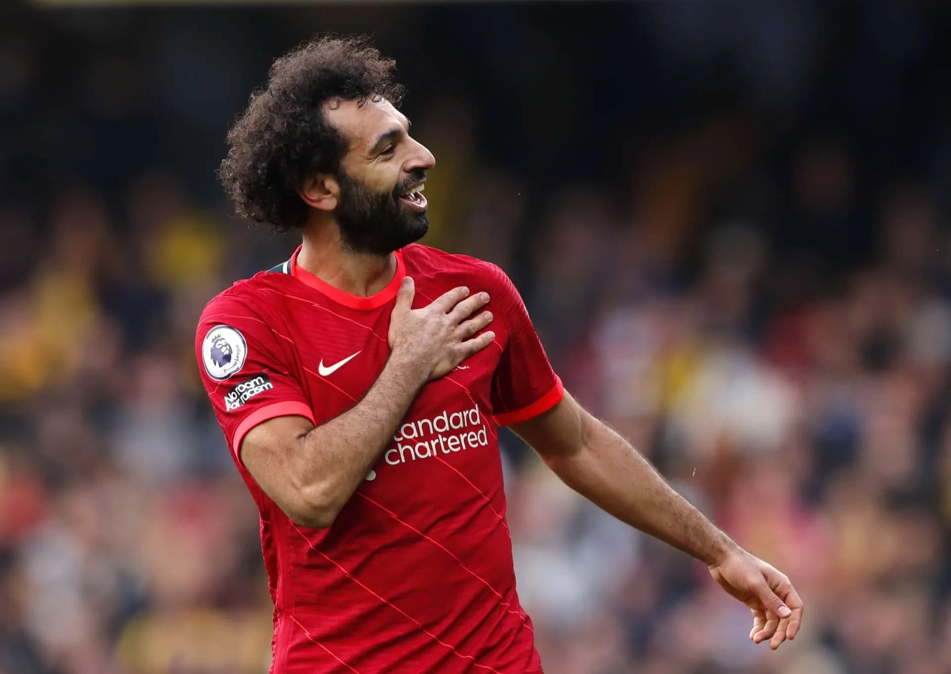 محمد صلاح يفوز بجائزة لاعب العام في إنجلترا و"العب يلا ..."