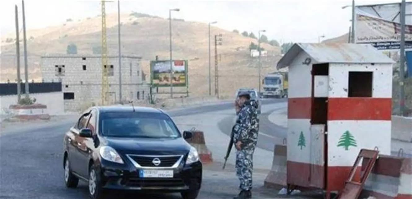 توقيف مشتبه بهما عند حاجز ضهر البيدر.. هذا ما ضبط بحوزتهما