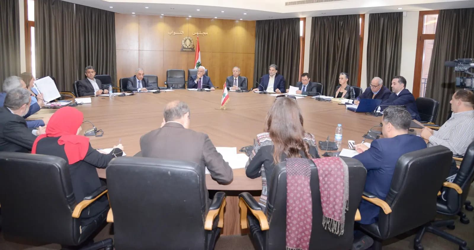 "لإدارة قطاع النفايات الصلبة".. لجنة البيئة تجتمع