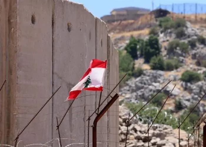 فارقٌ كبيرٌ بين من يضحِّي لأجل الوطن ومن يضحِّي بالوطن والتاريخ شاهد..