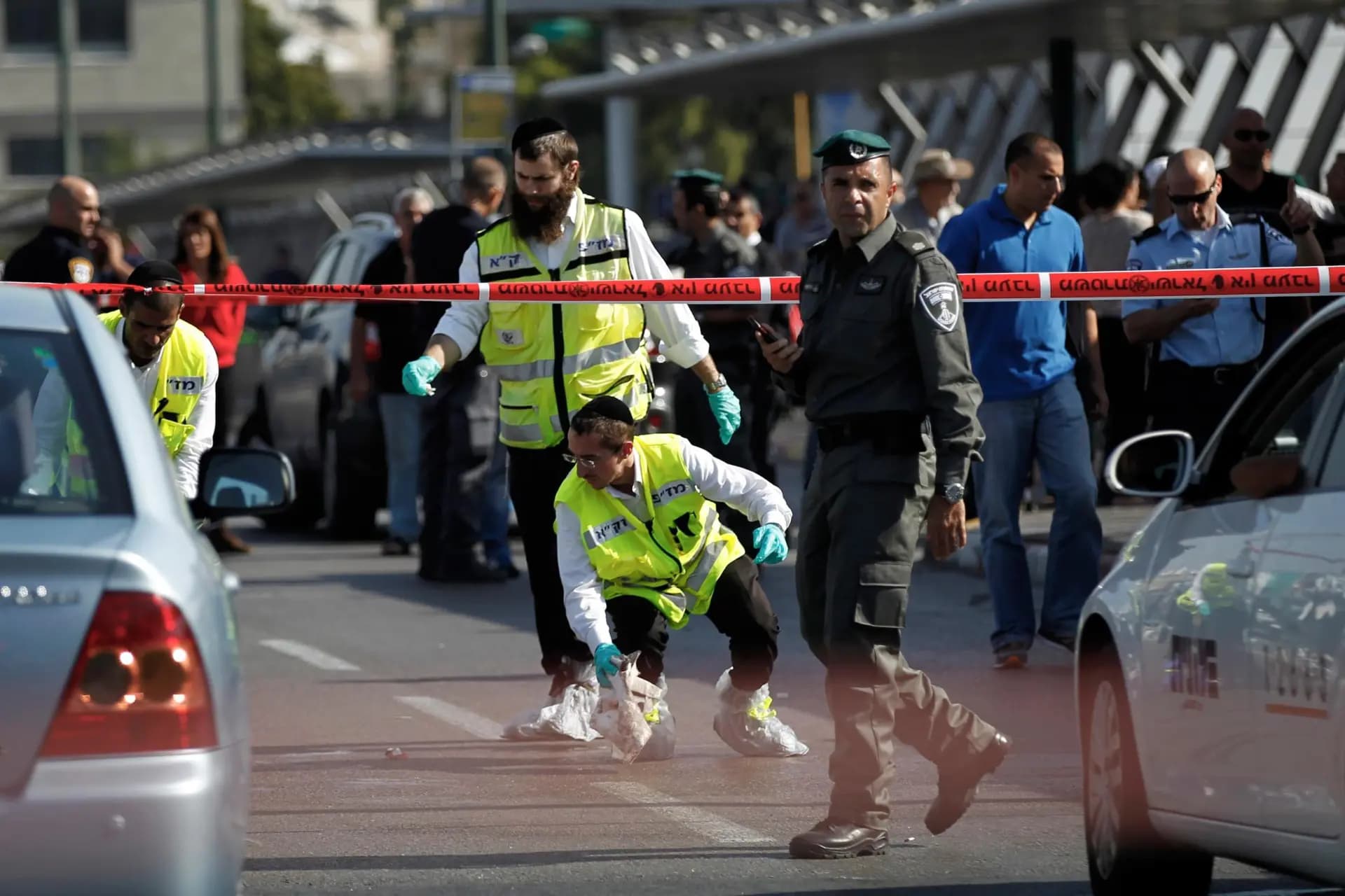 إصابة "إسرائيليين" في عمليات طعن في "تل أبيب"