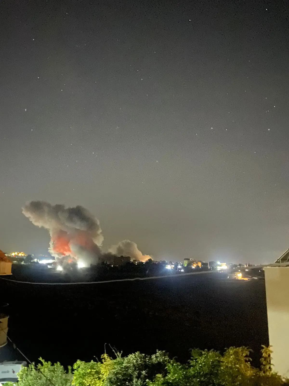 الطيران الحربي المعادي يشنّ غارتين على بلدة حناويه - قضاء صور