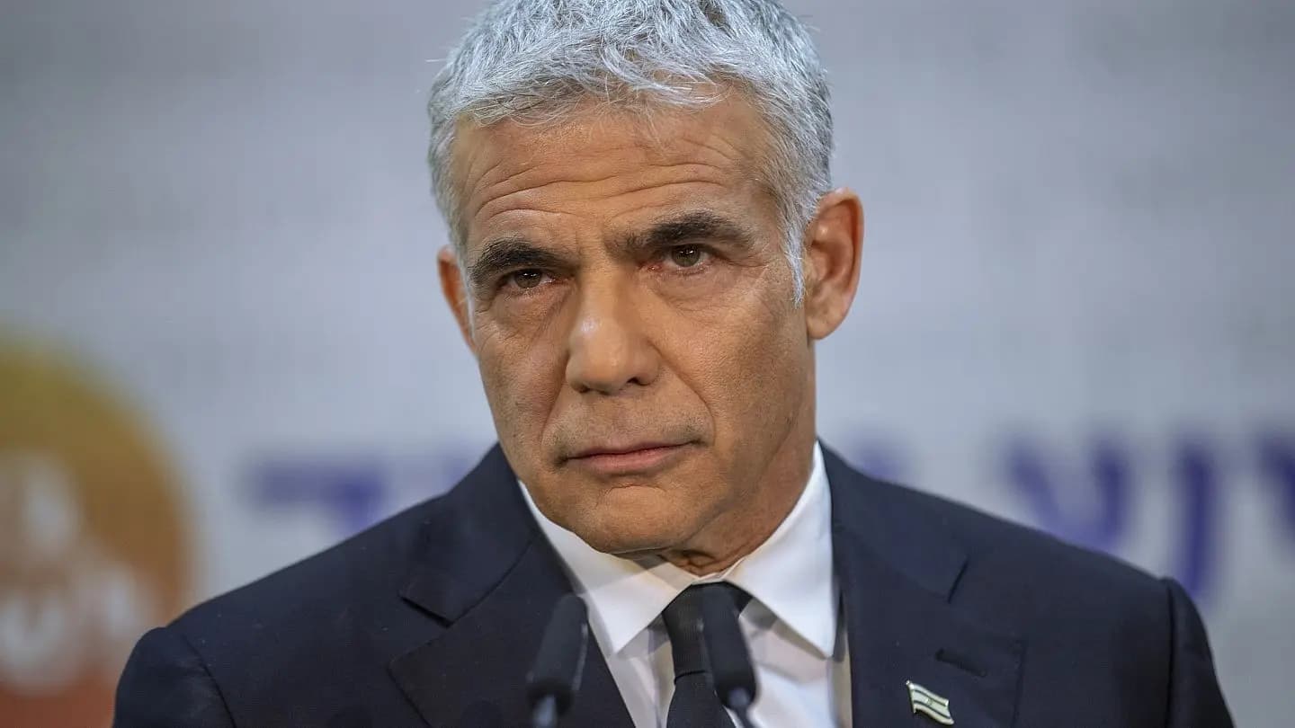 لابيد: هذا هو الوقت المناسب!