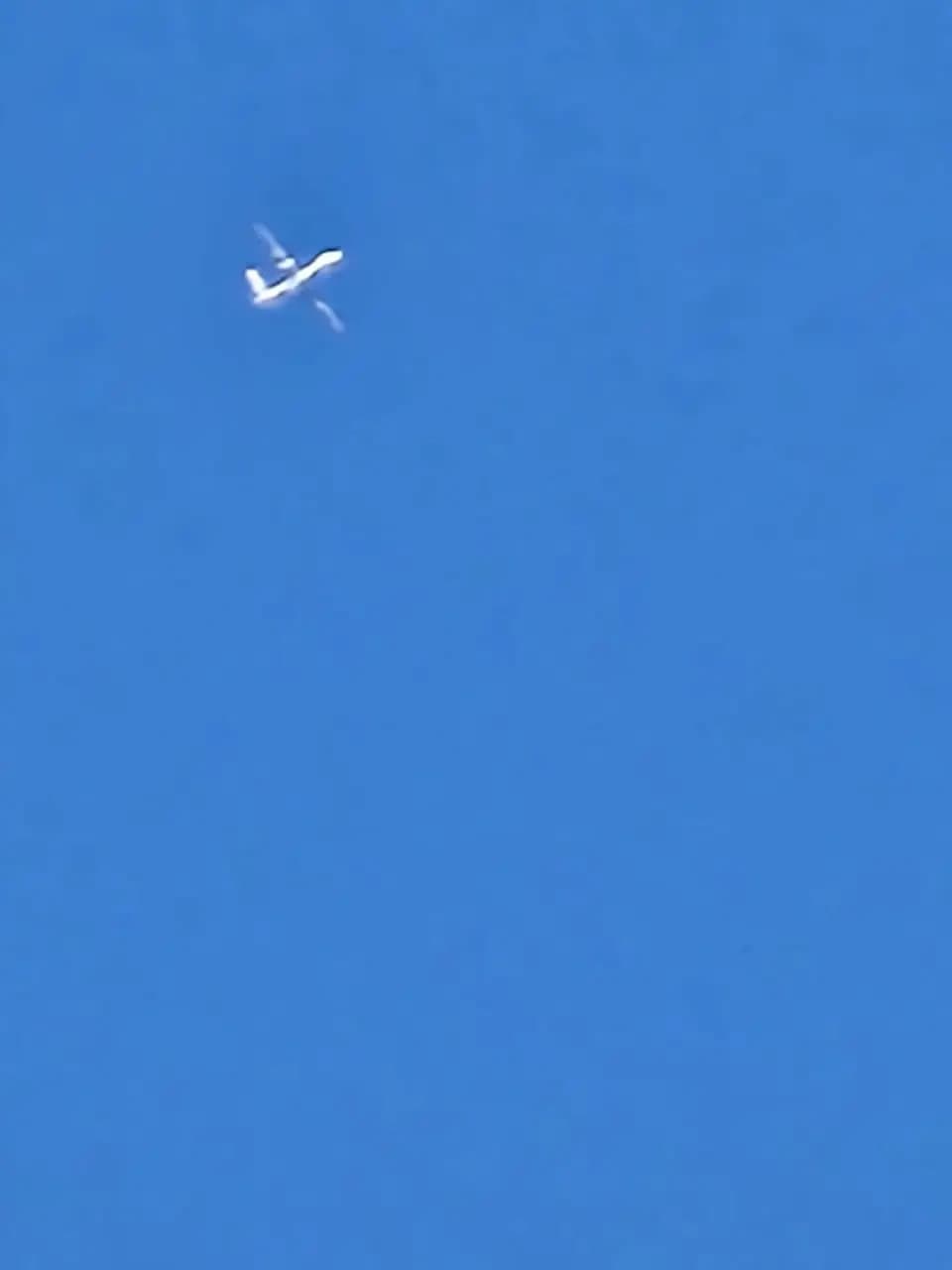 مراسل الأفضل نيوز: تحليق مسيرات من نوع هيرمز 900 فوق مناطق البقاع الغربي على علو منخفض جدا و مكثف
