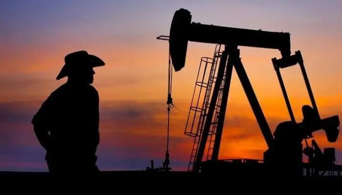 أسعار النفط تواصل تكبد الخسائر