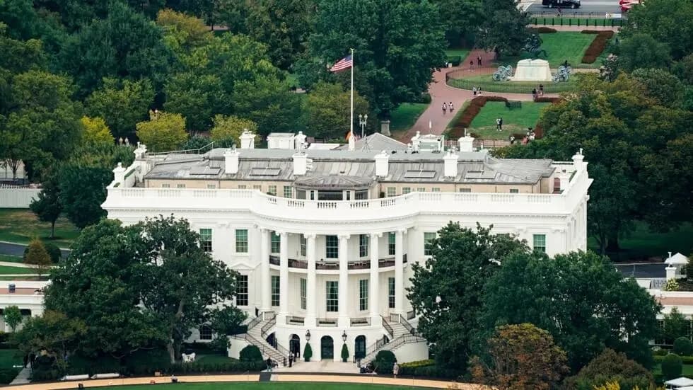 CNN "الأموال المظلمة".. كيف تؤثر على السباق الرئاسي للبيت الأبيض؟