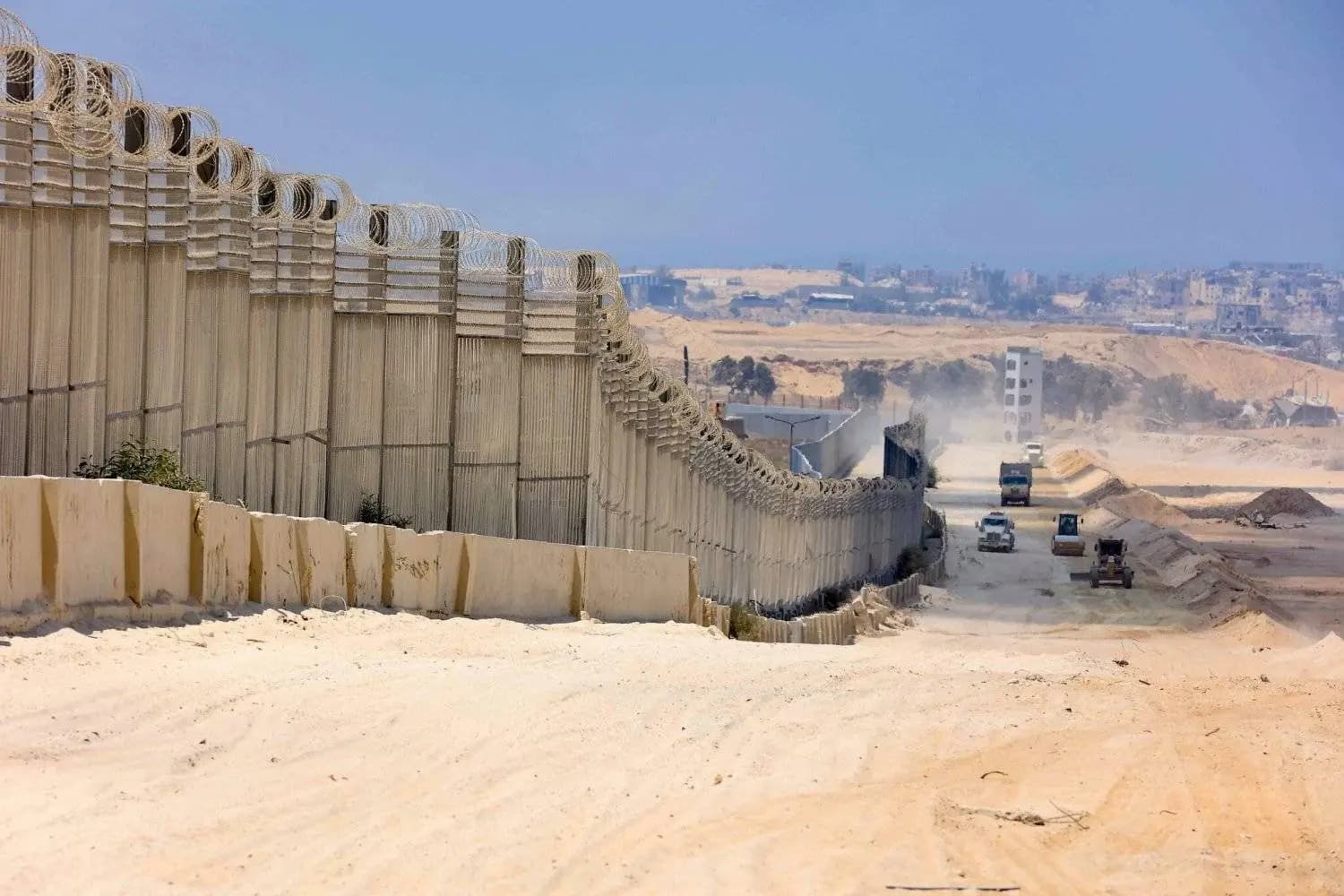 قوات نخبة مصرية وحاجز تحت الأرض.. مقترحات جديدة لحل عقدة "فيلادلفيا"