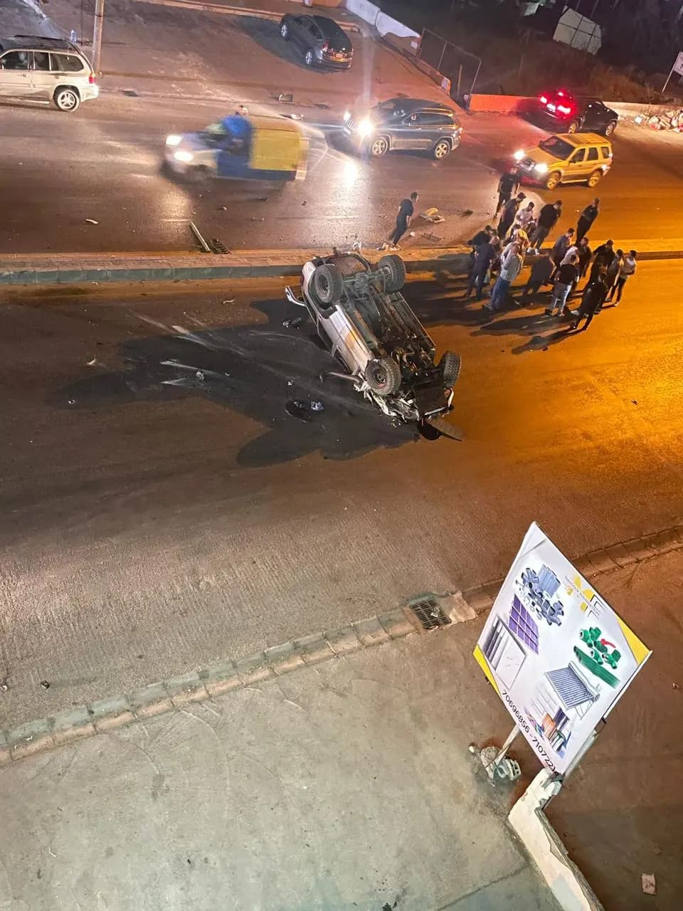 مراسل الأفضل نيوز: حادث سير مروع على طريق الفرزل في هذه الاثناء والدفاع المدني يتوجه الى المكان