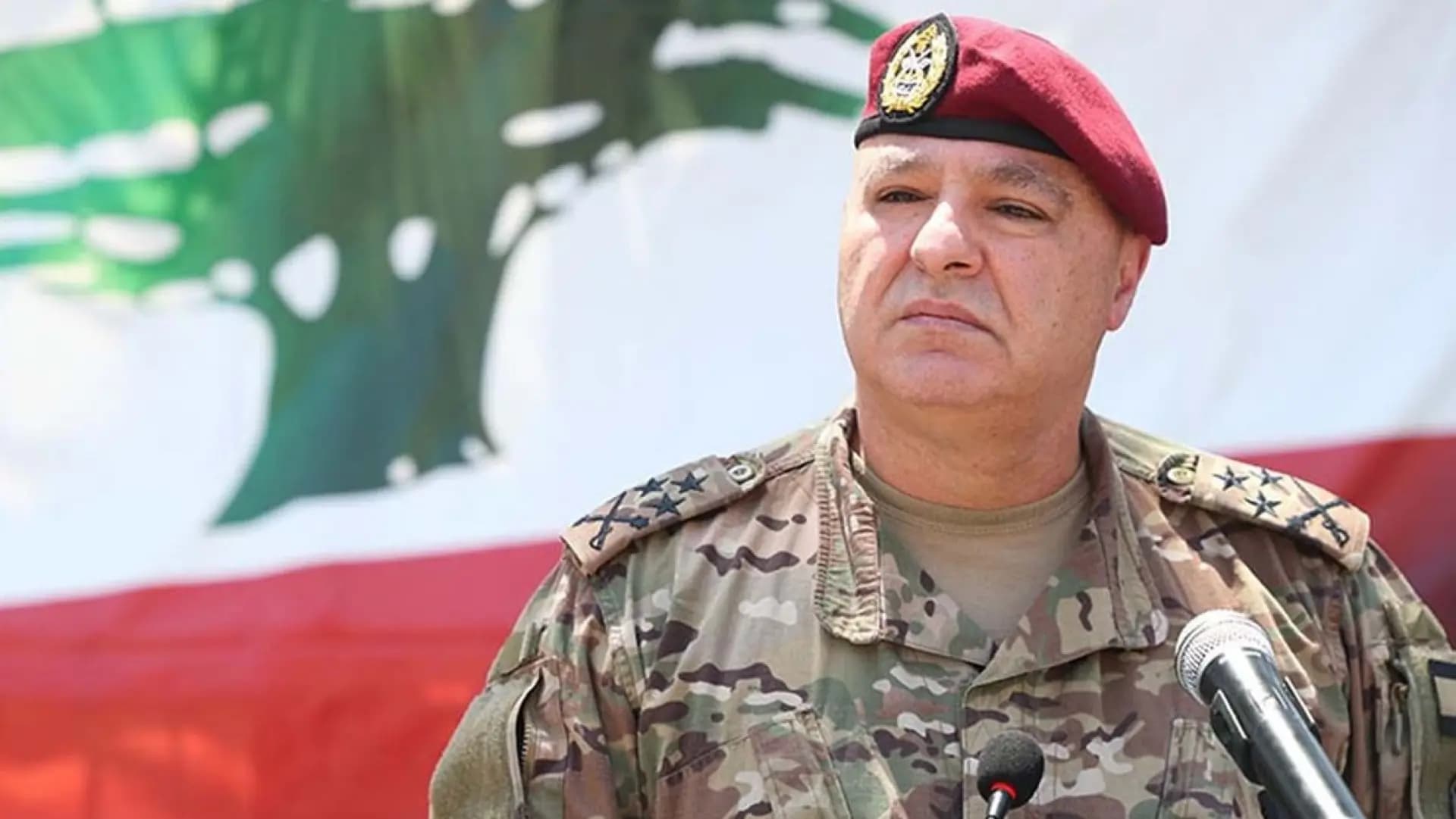 قائد الجيش مدعوم