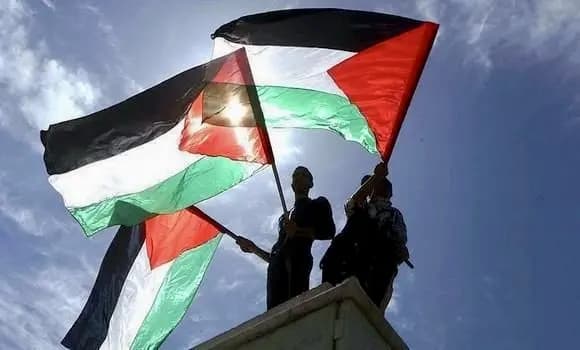 المقاومة الفلسطينية تضرب مواقع العدو