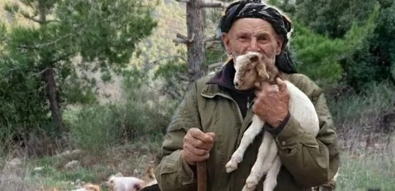 رفض الخروج من النبطية.. المعمّر "أبو حسين" شهيدًا