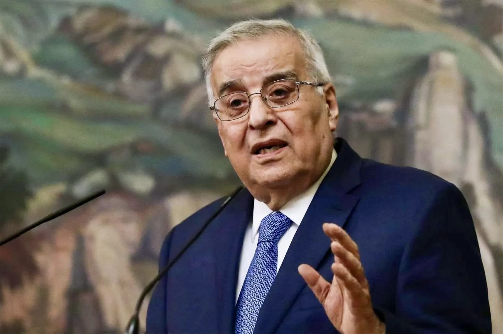 "كخيار رئيسي".. بو حبيب: لبنان ملتزم بالدبلوماسية في التعامل مع الأزمات