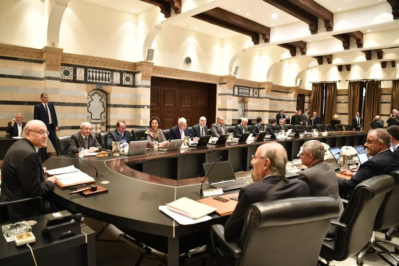 جلسة حكومية في السرايا.. وميقاتي: الجهود مستمرة لمعالجة الخروقات