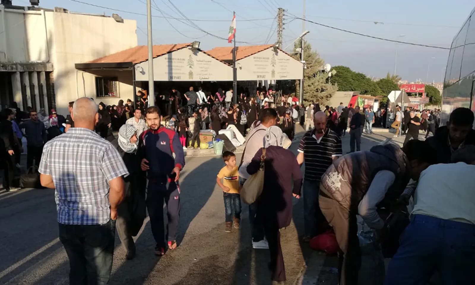 النازحون يتدفقون إلى لبنان.. وهذه آخر الإحصائيات عنهم