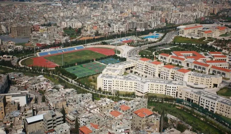 بعد العثور على أسلحة في أحد مباني الجامعة اللبنانية.. كيف علقت مصادر الحزب؟