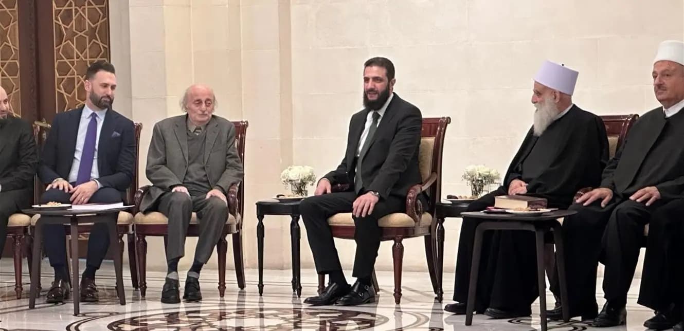 جنبلاط يلتقي الشرع: نتمنى أن تعود علاقات البلدين إلى الأصول الطبيعية