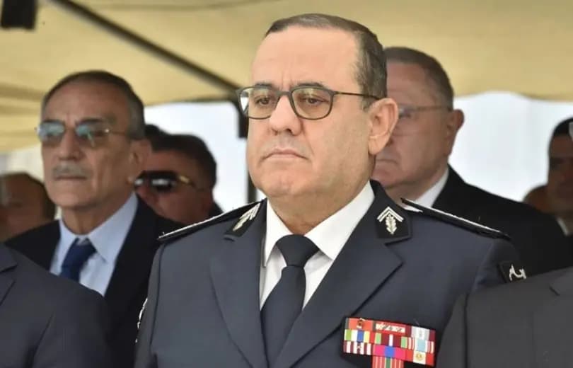 خرج بشخطة قلم