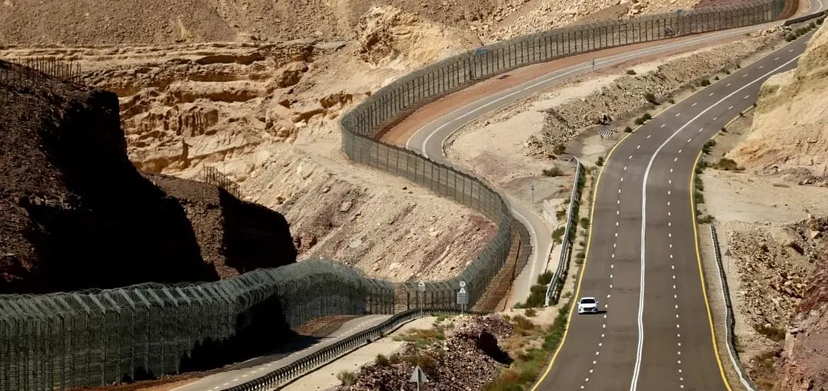 نتنياهو‬⁩ يتطرق الى المشاكل العالقة مع مصر
