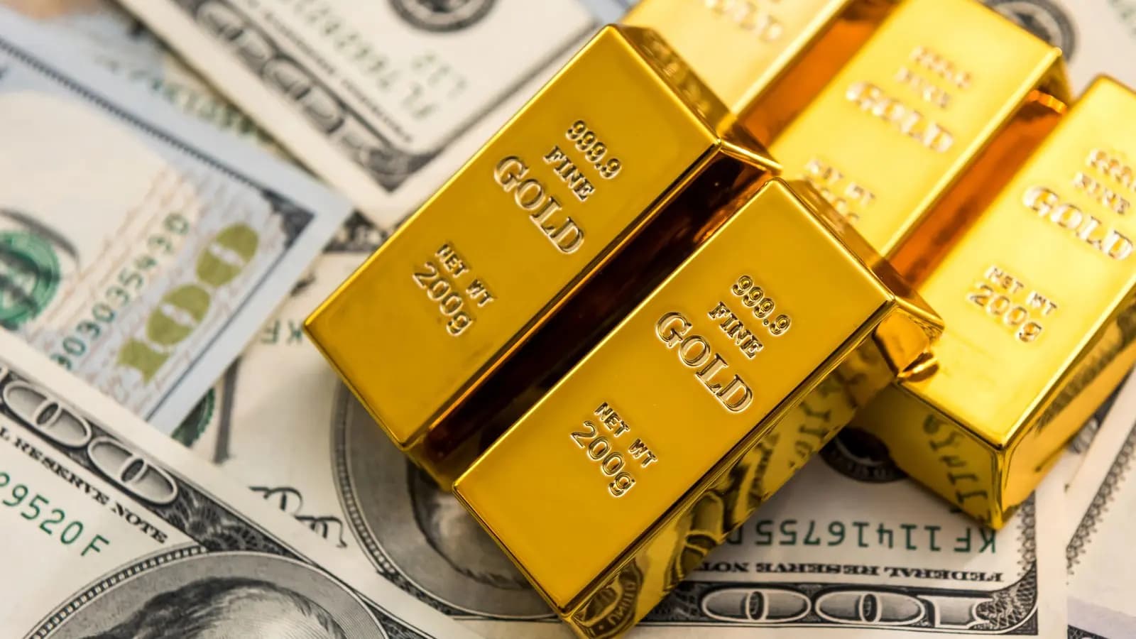 أسعار الذهب تسجل انخفاضًا