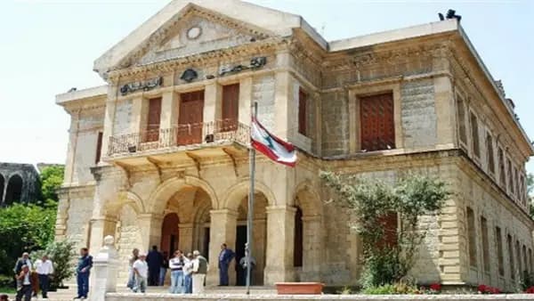 حديثٌ خاصٌّ للأفضل نيوز مع وزير داخليَّةٍ سابقٍ: شخصيَّةٌ وسطيَّةٌ لجمهوريّةٍ مُشتعلةٍ!