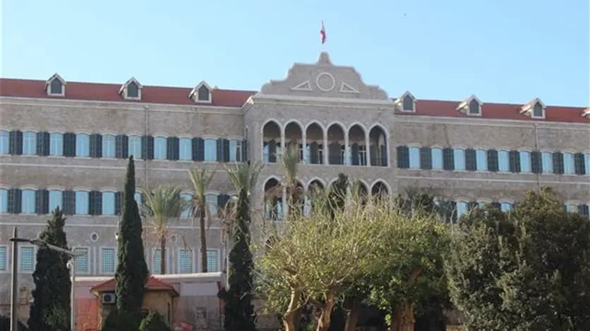 بدء جلسة مجلس الوزراء في السرايا