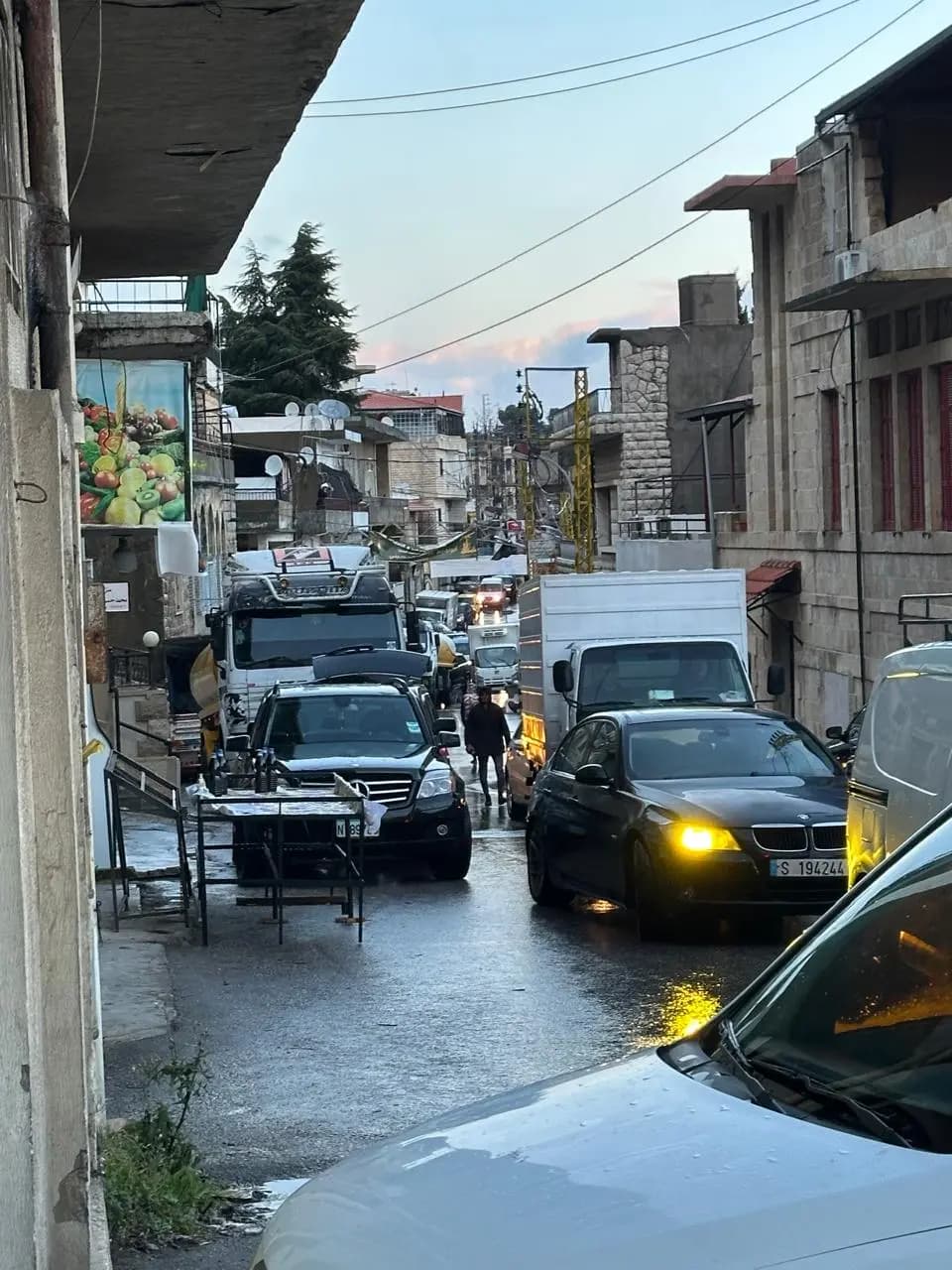مراسلة الأفضل نيوز: أهالي بلدة مشغرة يقطعون الطريق العام احتجاجًا على تقنين الكهرباء الجديد