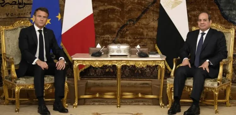 اتصال يجمع ماكرون والسيسي.. ماذا تناول؟