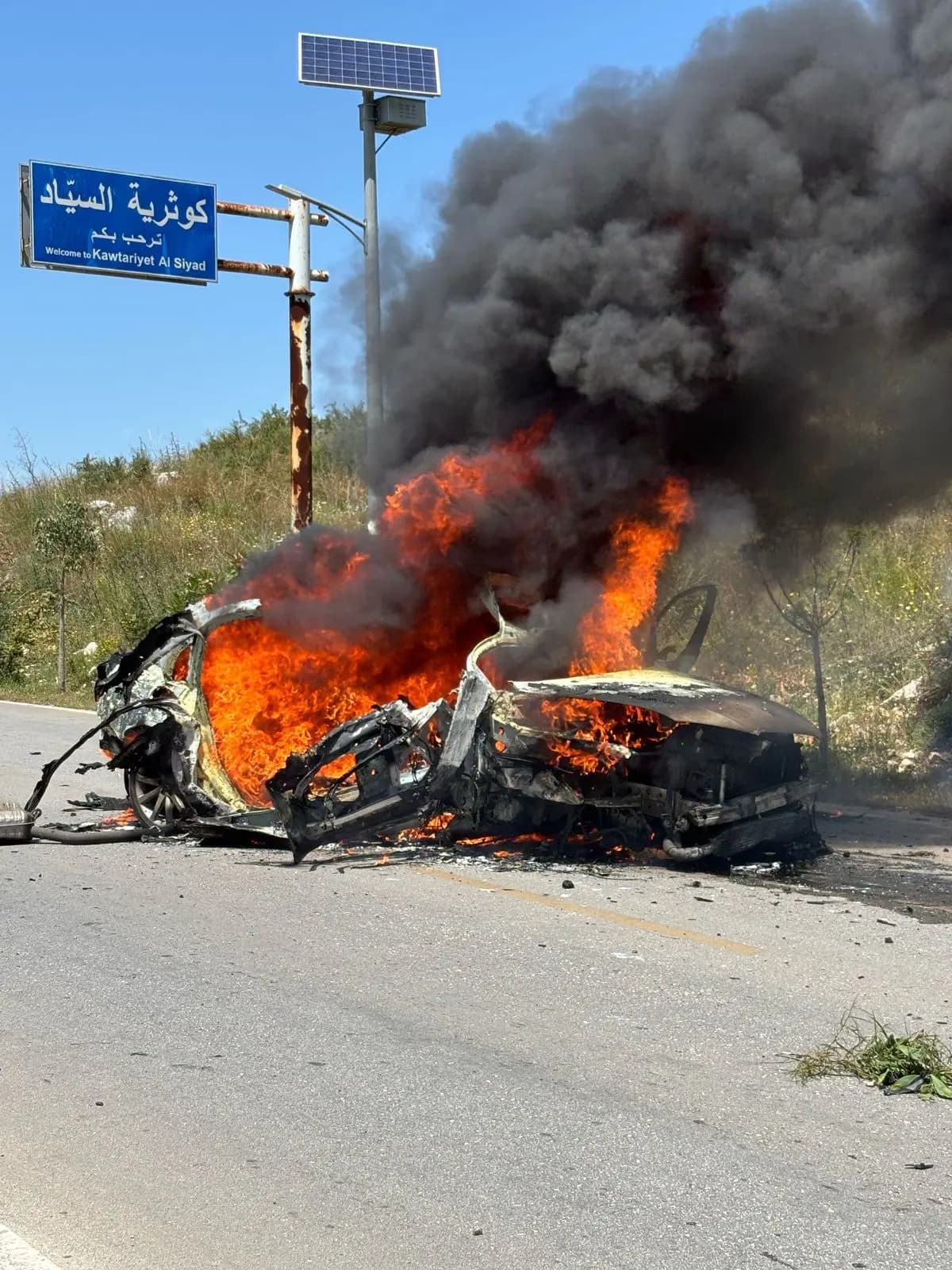 مراسلة "الأفضل نيوز": استهداف سيارة على طريق بلدة كوثرية السياد الشرقية ومعلومات أولية عن ارتقاء شهيد
