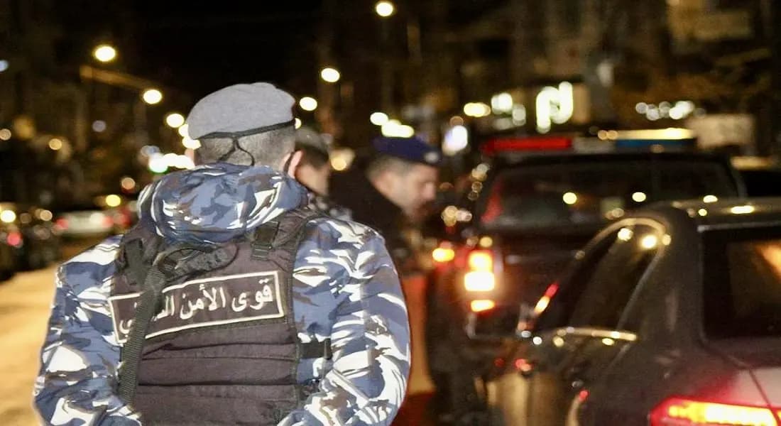 "انتحل صفة عسكرية".. "المعلومات" توقف مطلوباً للقضاء