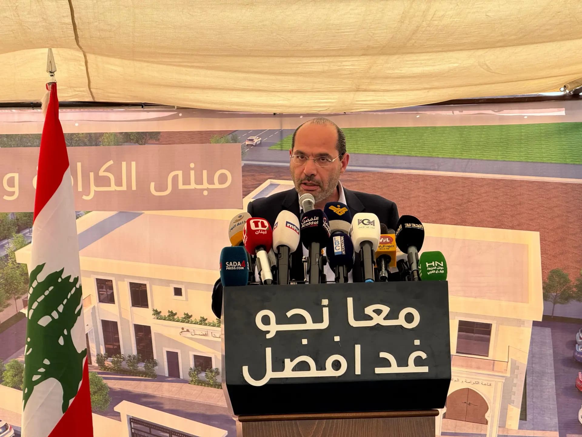 مراد: نؤكد على ضرورة وحدة سوريا ووحدة أراضيها ونبذ الفتنة والتقسيم بين شعبها وضرورة بلورة موقف عربي موحد وضاغط على عواصم القرار لوقف هذه العربدة