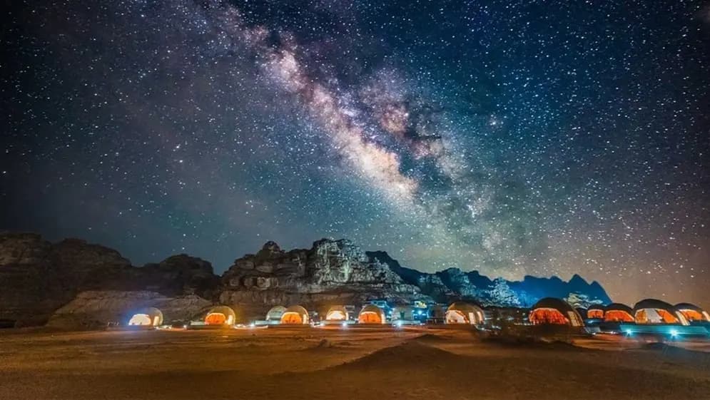 زائر من القمر في قلب الصحراء.. اكتشاف فلكي نادر في وادي رم
