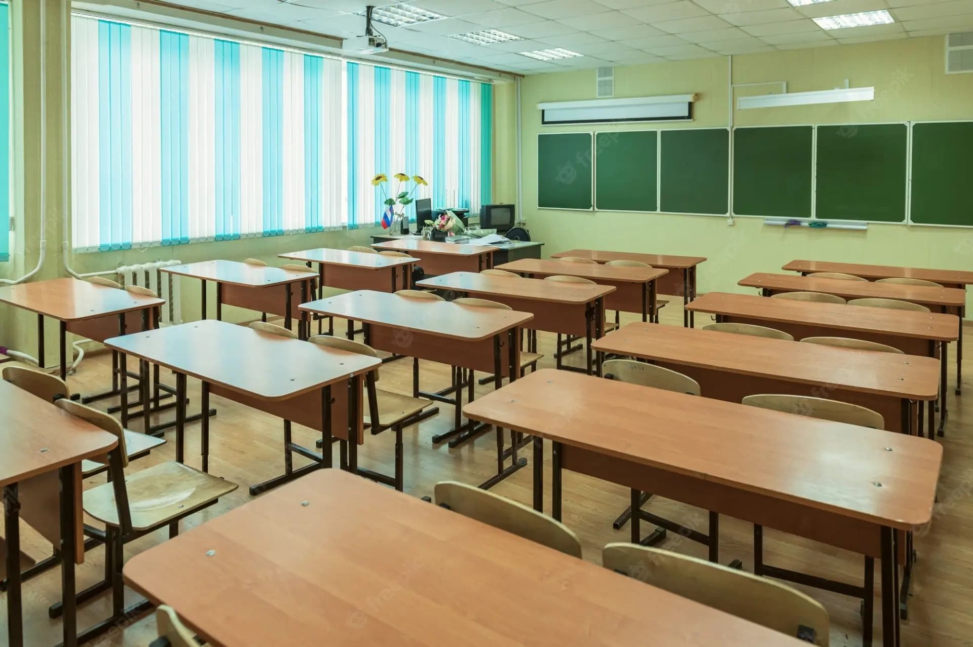 فضيحة أخلاقية في لبنان.. تحرش جماعي بطلاب إحدى المدارس!