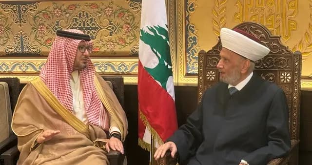 دريان وبخاري: نأيُ لبنان عن الحرب أولوية