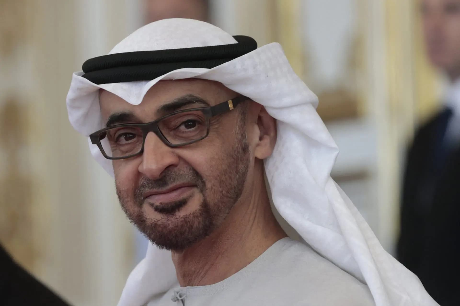 بن زايد يهنئ الشعوب الإسلامية بالعام الهجري الجديد