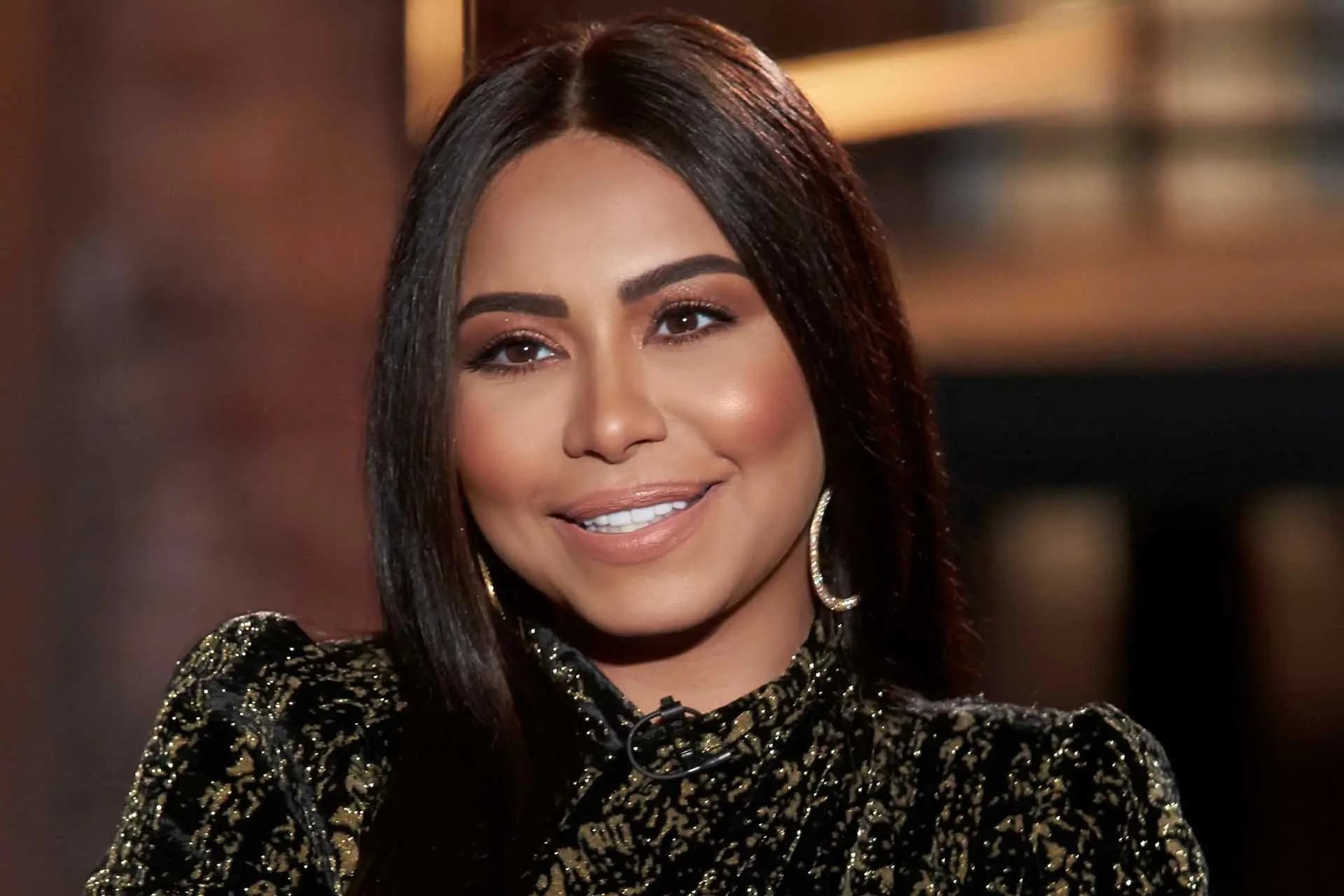 أزمة دخول تشعل خلاف شيرين ومديرها السابق