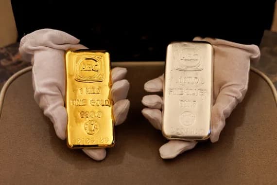 بعد بلوغه مستوى قياسيًا.. الذهب يتراجع!