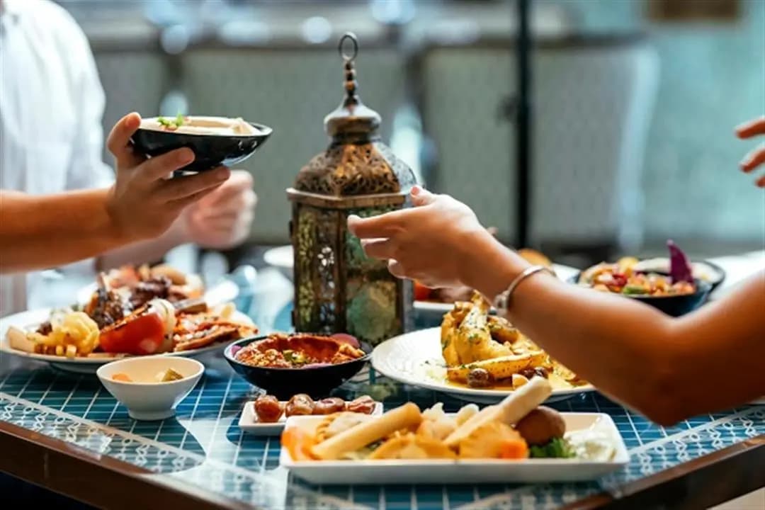 "احمِ معدتك في رمضان".. هذا الخبر سيغير طريقة إفطارك!