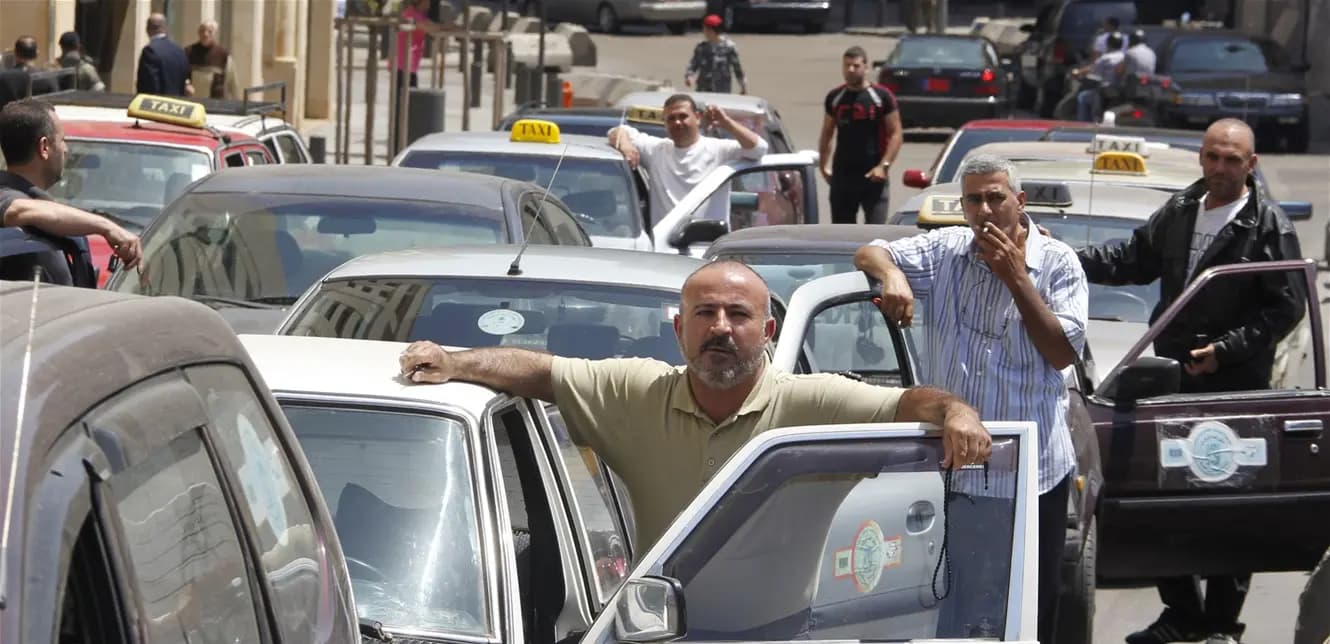 تحركات "النقل البري" تعمّق أزمة السائقين.. هذا ما يجري في الكواليس